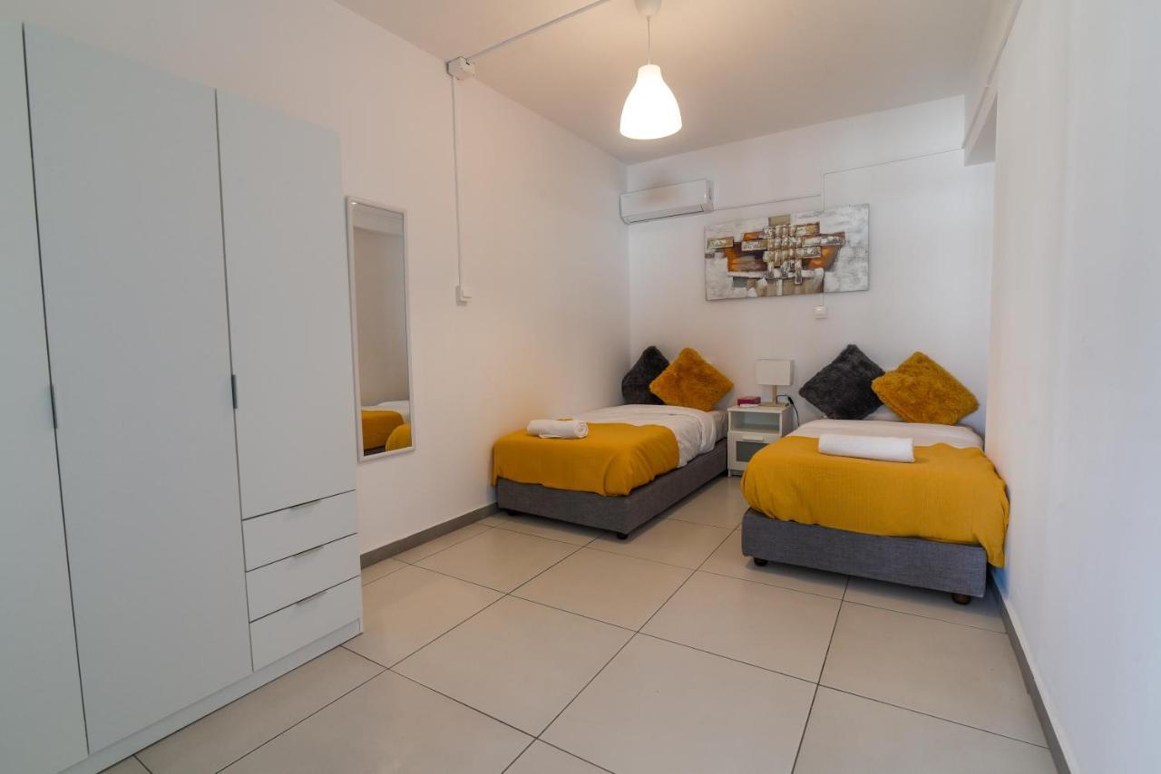 Jana'S 2-Br Apartment In Larnaca Ngoại thất bức ảnh