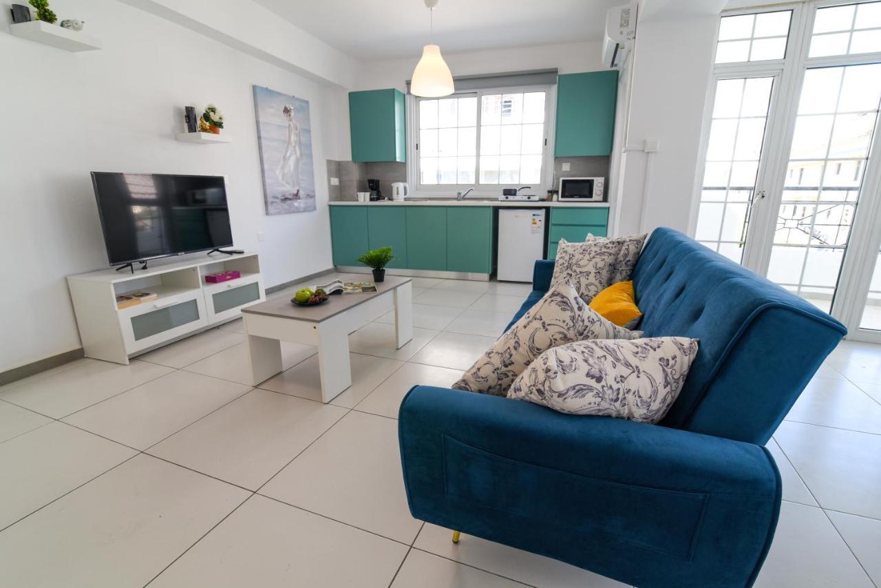 Jana'S 2-Br Apartment In Larnaca Ngoại thất bức ảnh